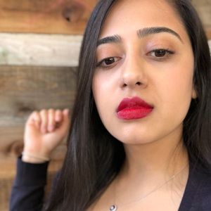 Meet your Posher, Zeeni